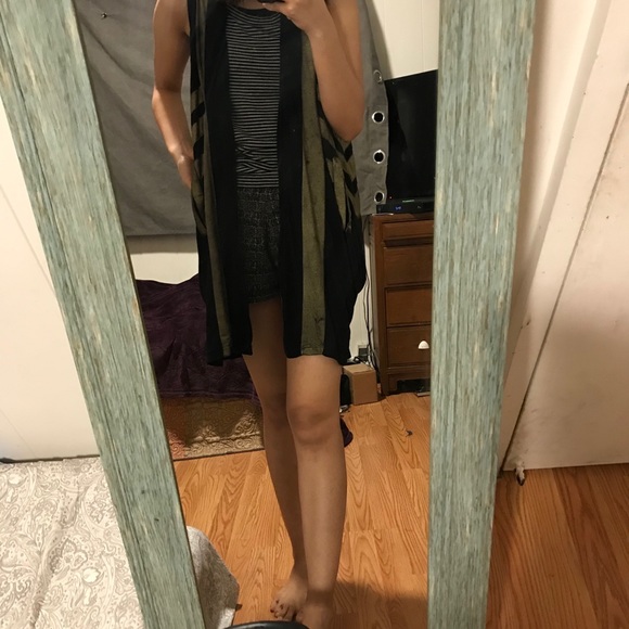 BUNDLE!!!! Cardigans🌻 - Picture 9 of 11